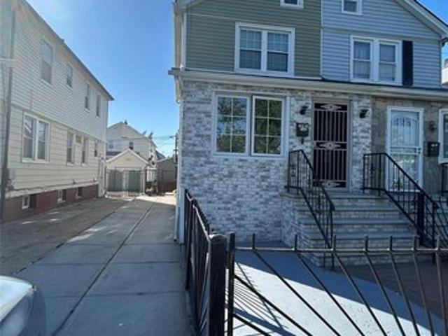 House for sale in Queens, Arverne