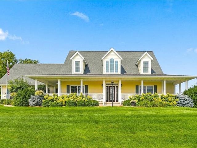 House for sale in Cedar, Iowa