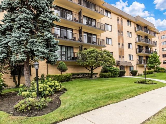 Condo for sale in Des Plaines, Illinois
