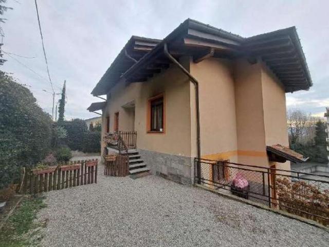 Appartamento in vendita a Comunità Montana Valli del Verbano, Gemonio
