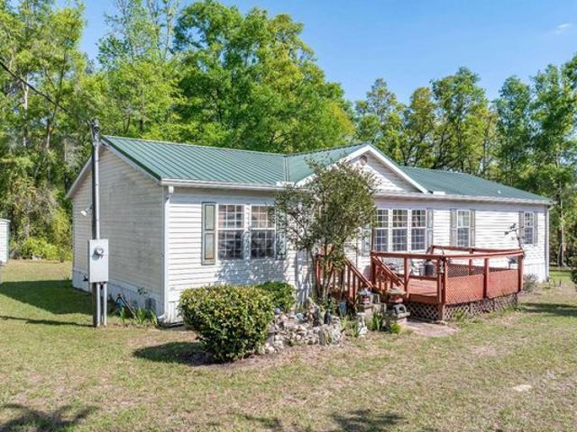 House for sale in Suwannee, Florida
