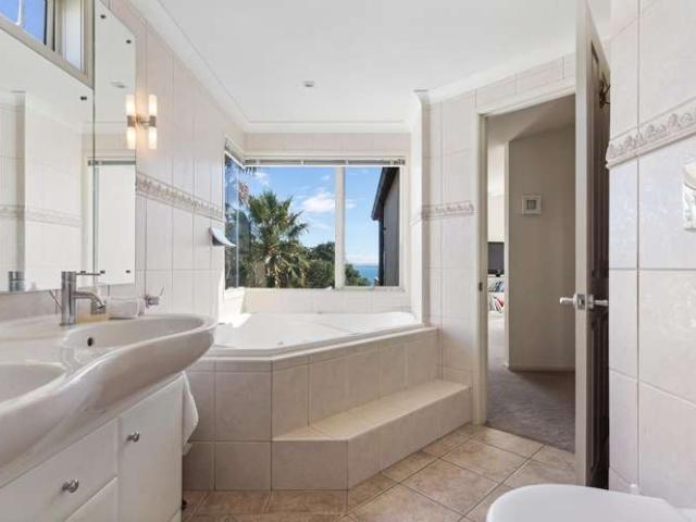House for sale in Whangaparaoa