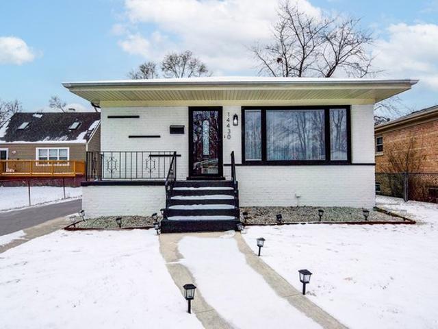 House for sale in Midlothian, Illinois