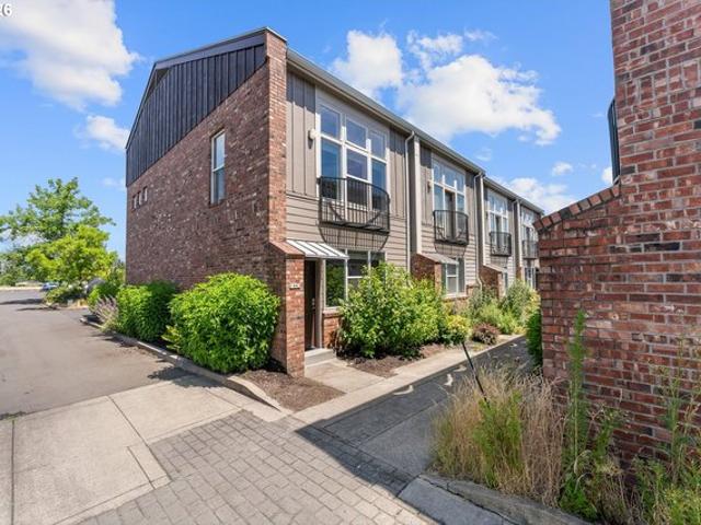 Townhouse for sale in Oregonia