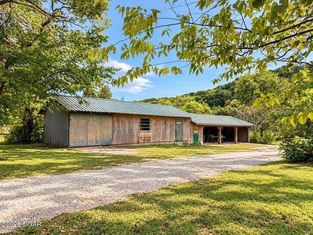 House for sale in Pineville, McDonald County