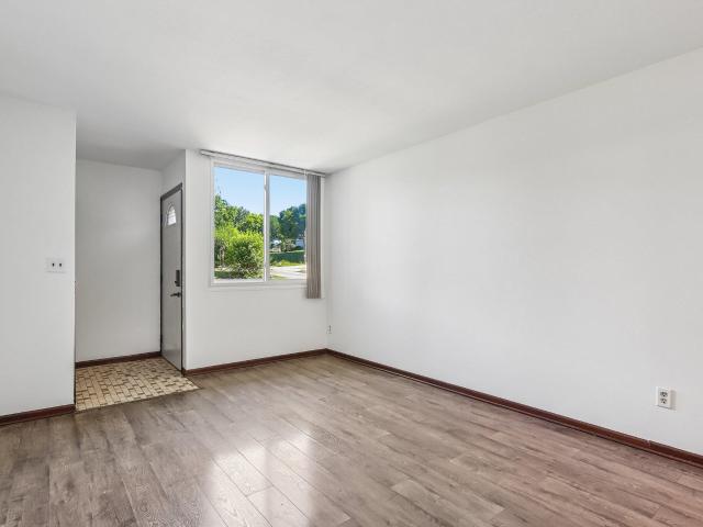 Condo for sale in Waukesha, Wisconsin