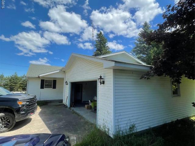 House for sale in Spruce