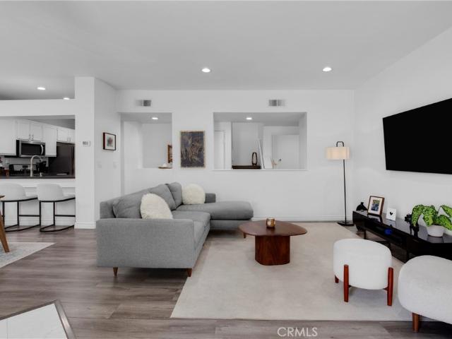 Townhouse for sale in Canoga Park, California