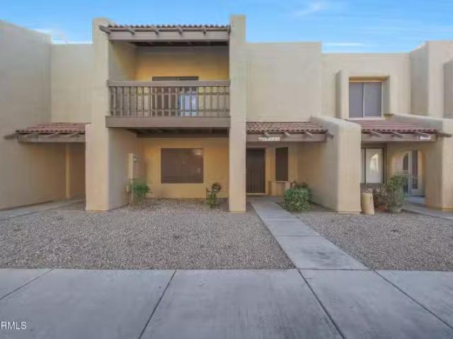 Condo for sale in Glendale