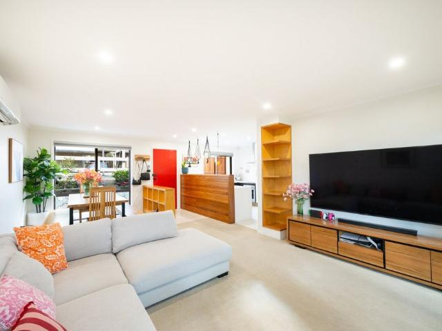 Townhouse for rent in Macquarie, Australian Capital Territory