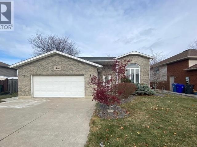 House for sale in Lakeshore, Ontario