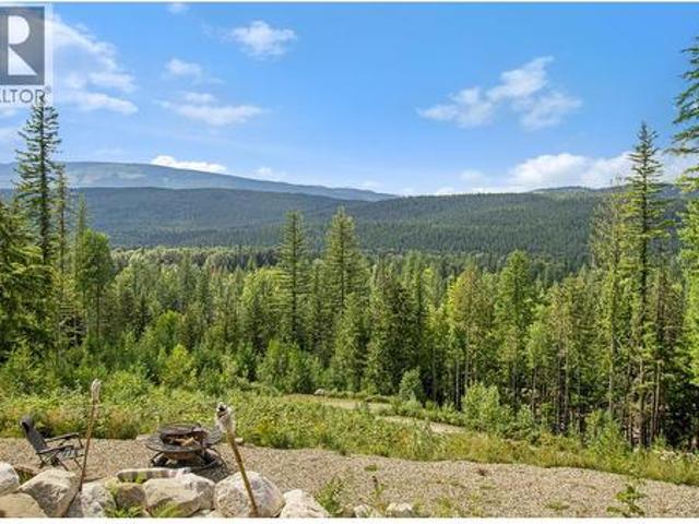 House for sale in Seymour Arm, British Columbia