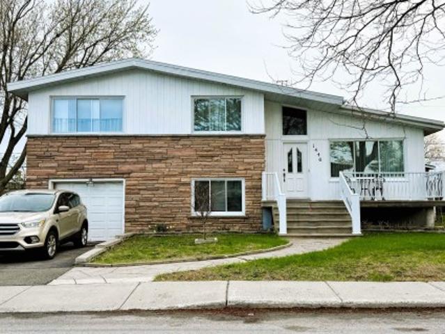 House for sale in Chomedey, Quebec