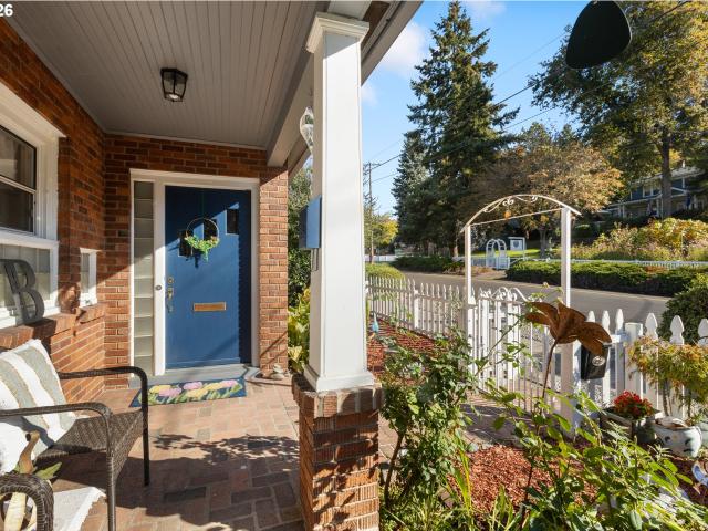 House for sale in Roseburg, Douglas County
