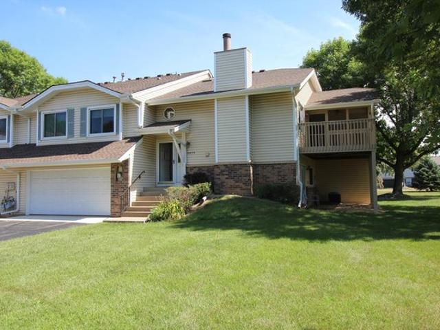 Townhouse for sale in The Woods at Burnsville, Burnsville