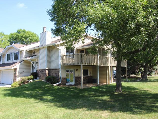 Townhouse for sale in Wood Park, Burnsville