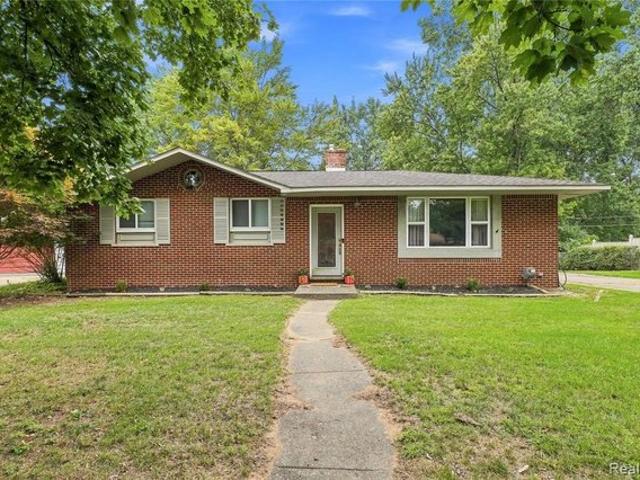 House for sale in Fenton, Michigan
