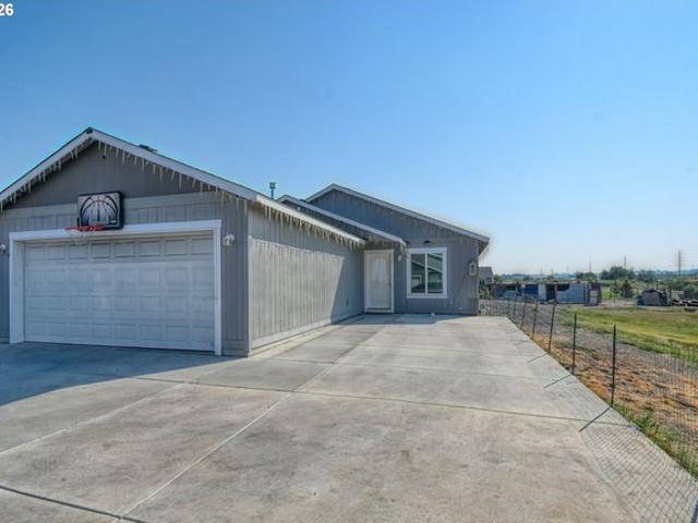 House for sale in Oregonia