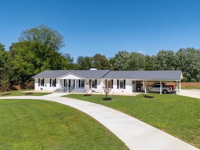 House for sale in Lawrenceburg, Middle Tennessee
