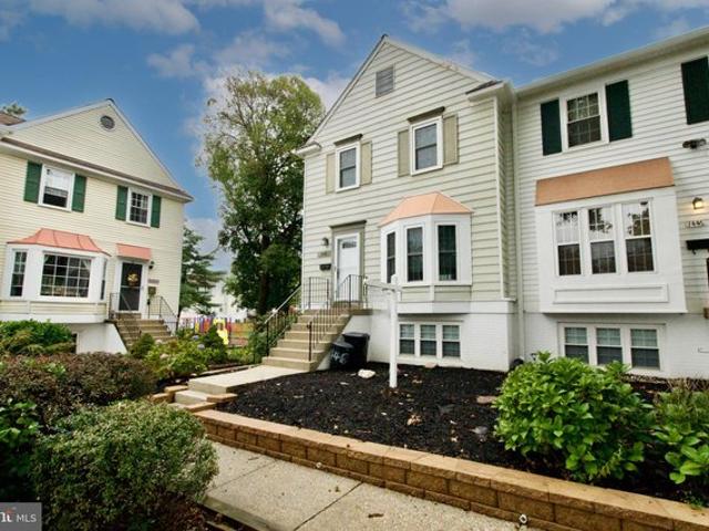 Condo for sale in Crofton, Maryland