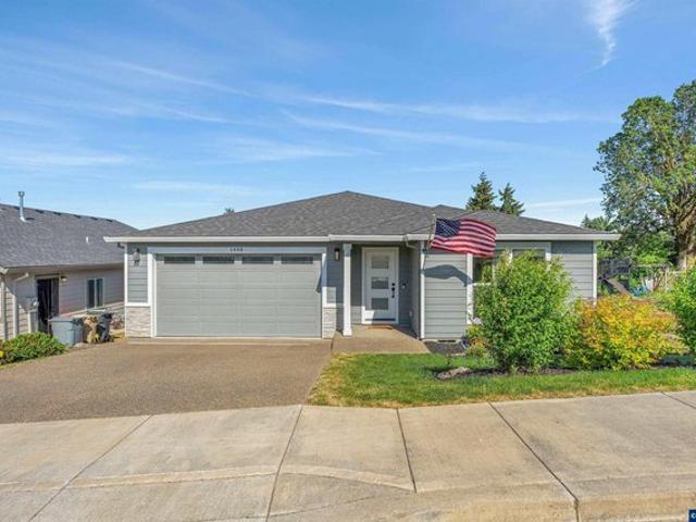 House for sale in Oregonia