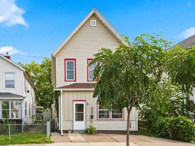 House for sale in Dubuque, Iowa