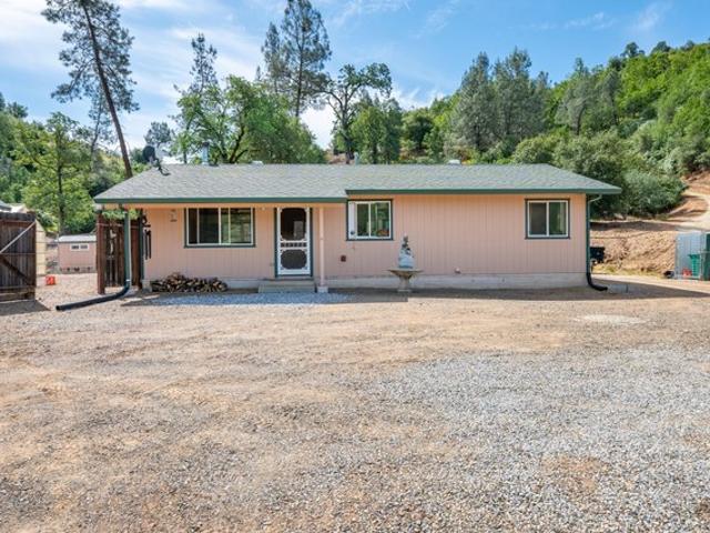 House for sale in Shasta, California