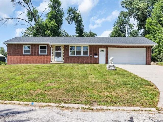 House for sale in Linn, Iowa