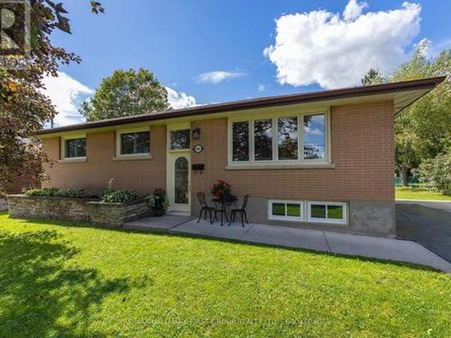 House for sale in Ontario