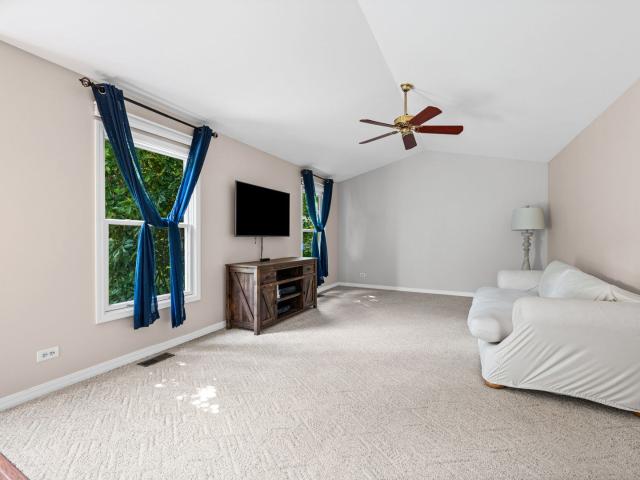 House for sale in Mchenry, Illinois