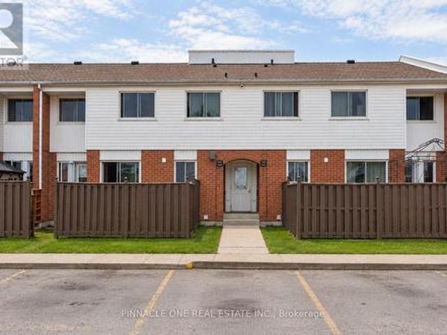 Townhouse for sale in Durham, Ontario