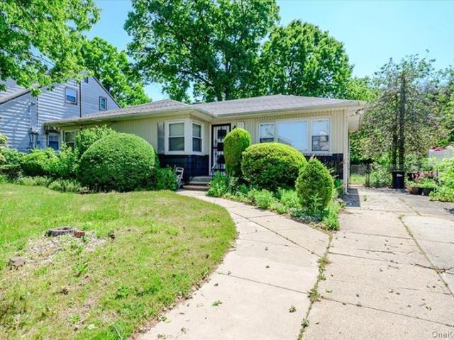 House for sale in Queens, Arverne