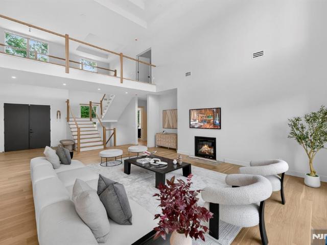 House for sale in Englewood Cliffs, New Jersey