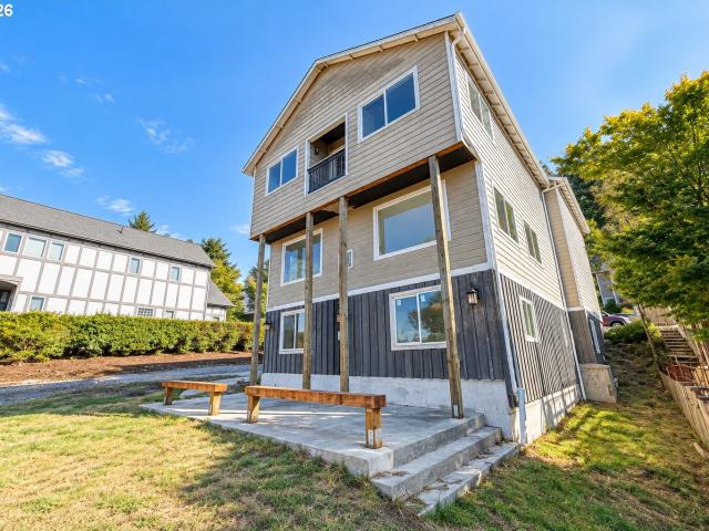 House for sale in Doughboy, Astoria