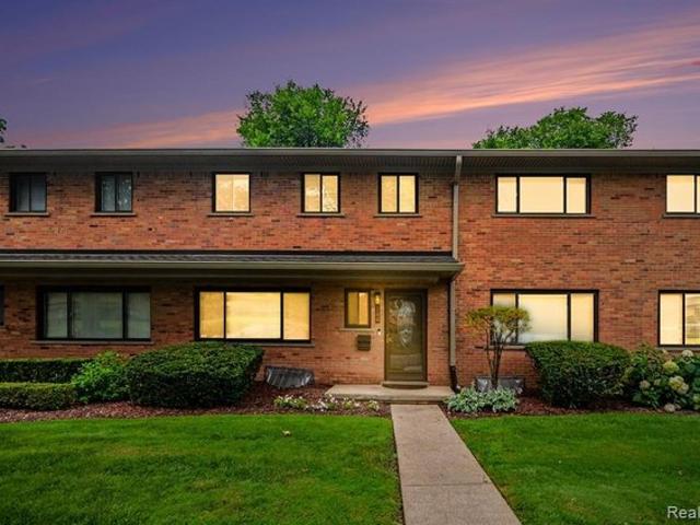 Condo for sale in Bloomfield Hills, Michigan
