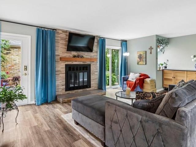 Condo for sale in Waukesha, Waukesha County