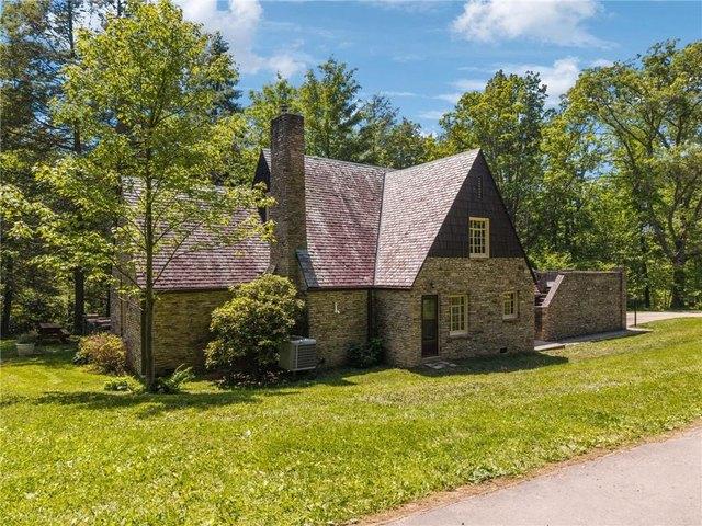 House for sale in Laughlintown, Pennsylvania