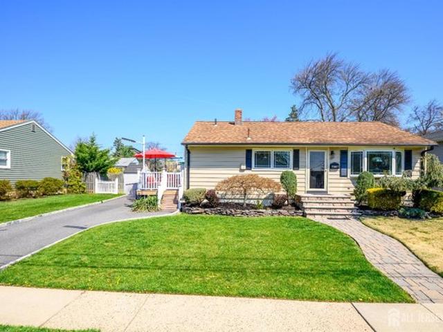 House for sale in Edison, New Jersey