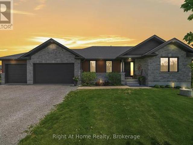 House for sale in Ontario