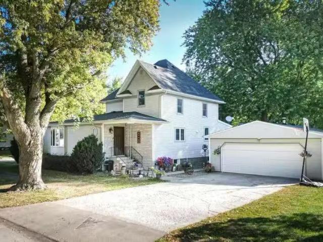 House for sale in Waverly