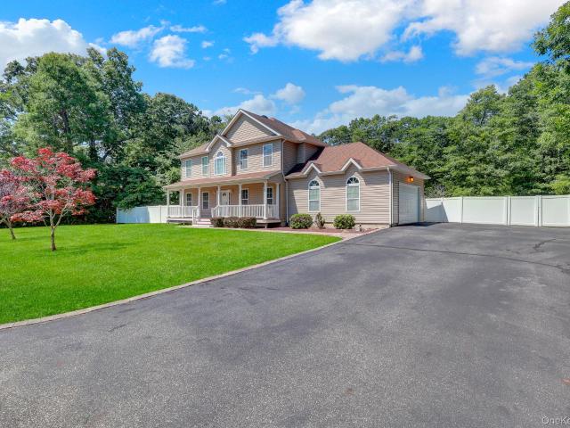 House for sale in Centereach, New York