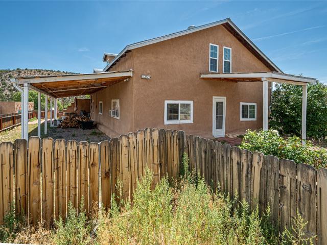 House for sale in LaMadera, Rio Arriba County