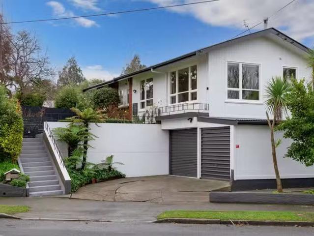House for sale in Chaslands, Canterbury