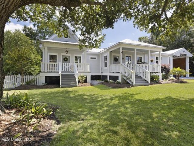 House for sale in Bay Saint Louis, Mississippi