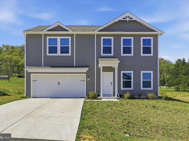 House for sale in Hedgesville, West Virginia