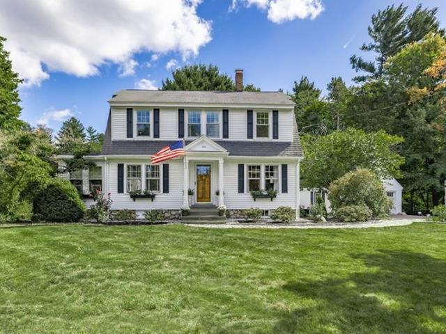 House for sale in Clicquot, Millis