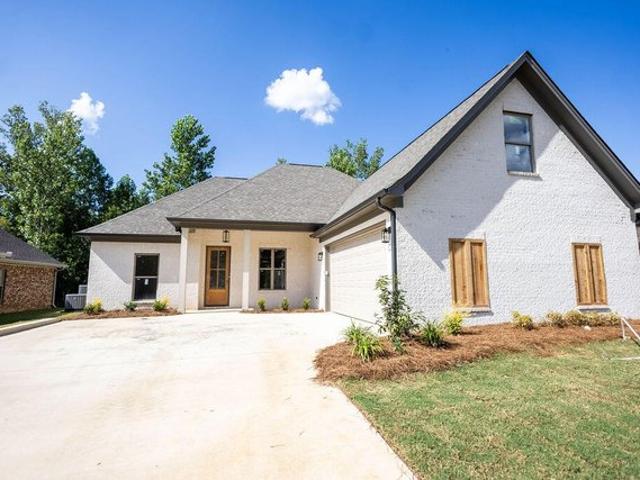 House for sale in Saltillo, Mississippi