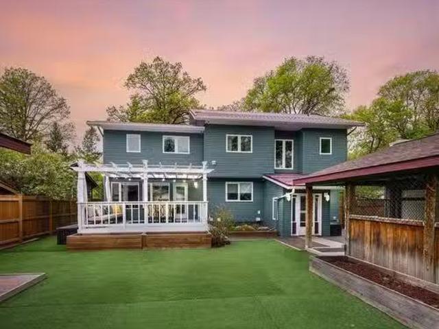 House for sale in East St. Paul, Manitoba