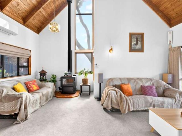 House for sale in Paremoremo, Oroua County