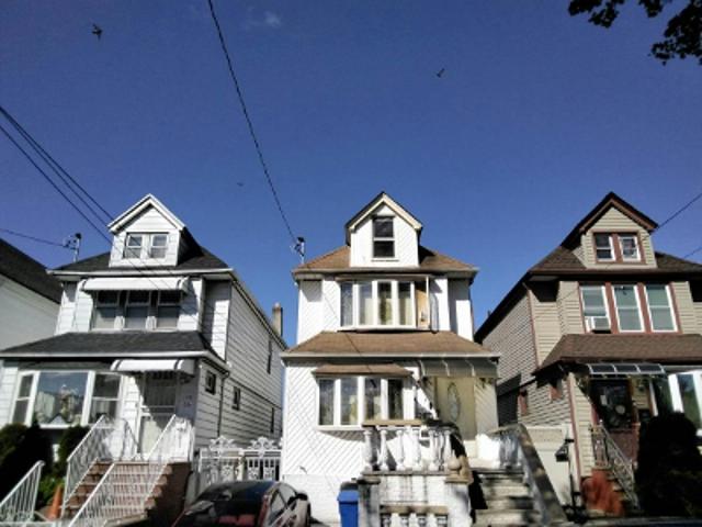 House for sale in Queens, Arverne